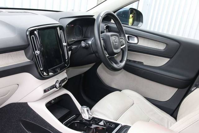 2019 Volvo XC40 SUV 2.0 (190bhp) AWD T4 Inscription Pro (s/s)
