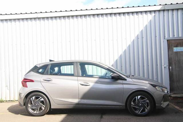 2022 Hyundai i20 1.0T GDi 48V MHD SE Connect 5dr