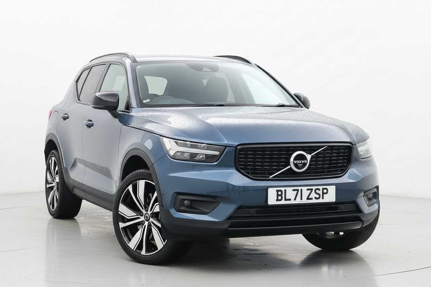 2022 Volvo XC40
