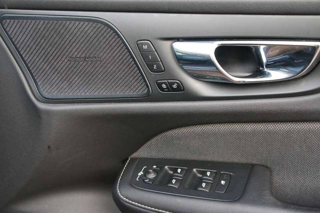2019 Volvo S60 2.0 T5 R DESIGN Edition 4dr Auto