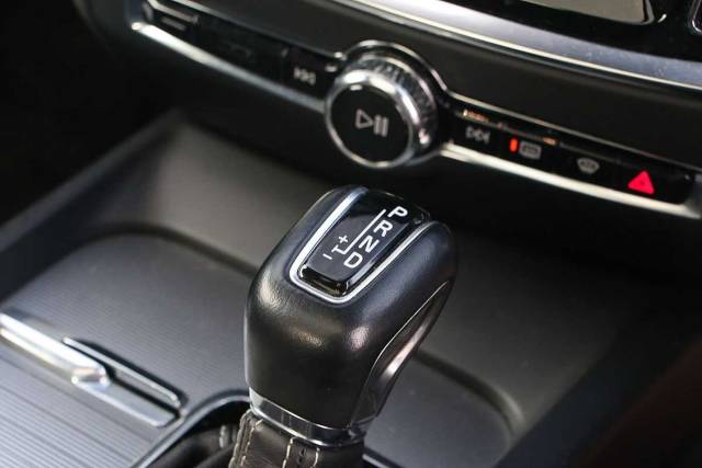 2019 Volvo S60 2.0 T5 R DESIGN Edition 4dr Auto