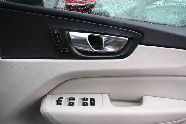 2022 Volvo XC60 2.0 B5P Inscription 5dr Geartronic