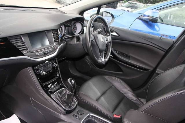 2017 Vauxhall Astra 1.4T 16V 150 Elite 5dr