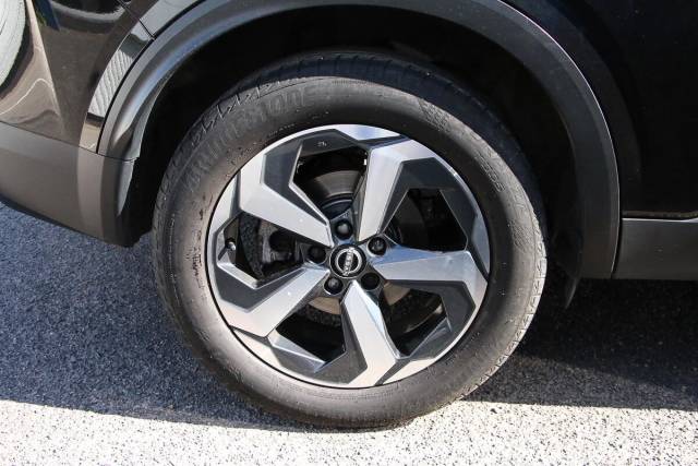 2023 Nissan Qashqai 1.3 DIG-T MHEV N-Connecta XTRON Euro 6 (s/s) 5dr